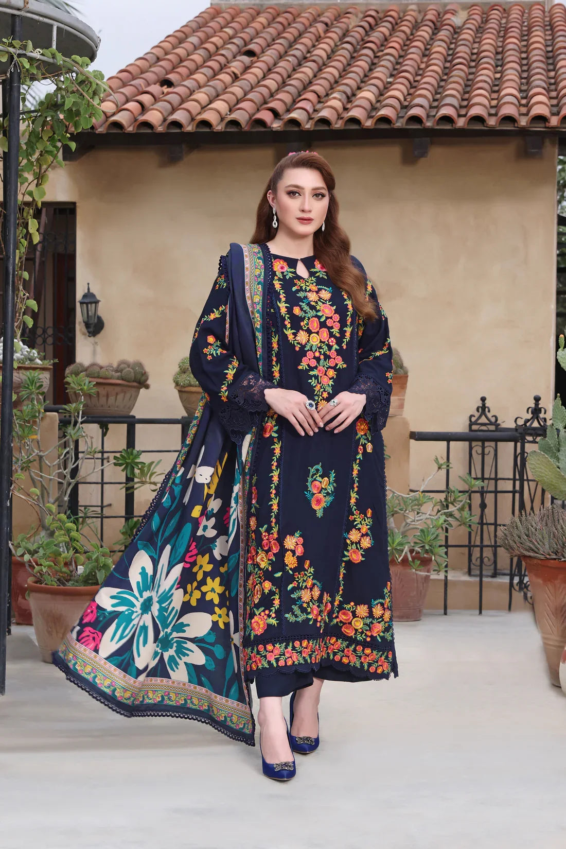 3 PC EMBROIDERED DHANAK SUIT - BG831