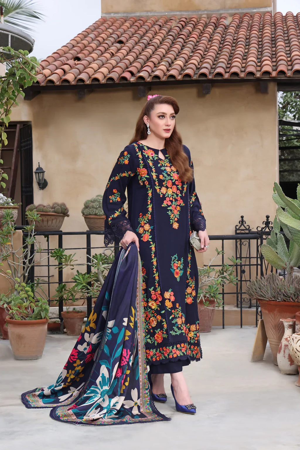 3 PC EMBROIDERED DHANAK SUIT - BG831