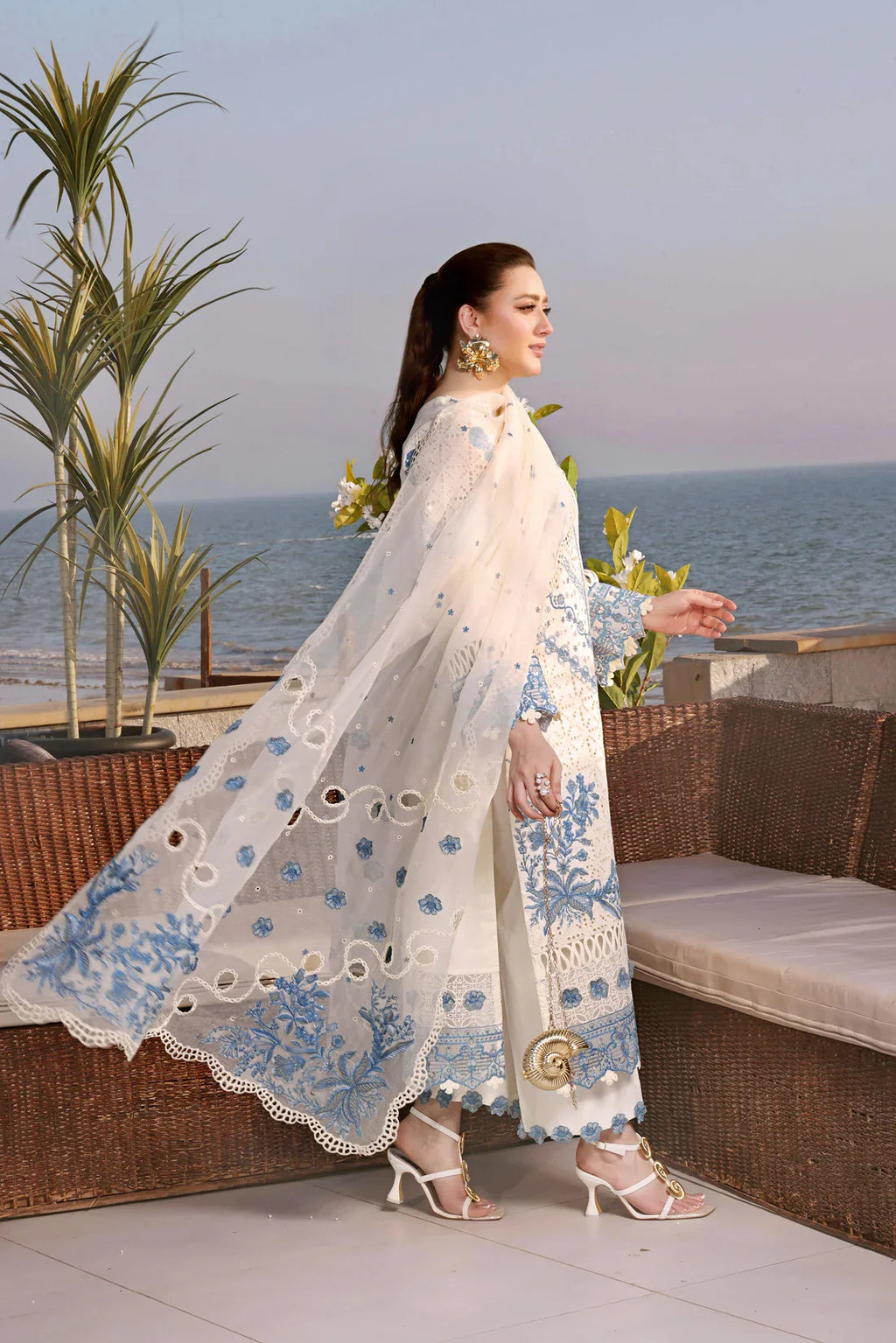 3PC EMBROIDERED LAWN - BG884