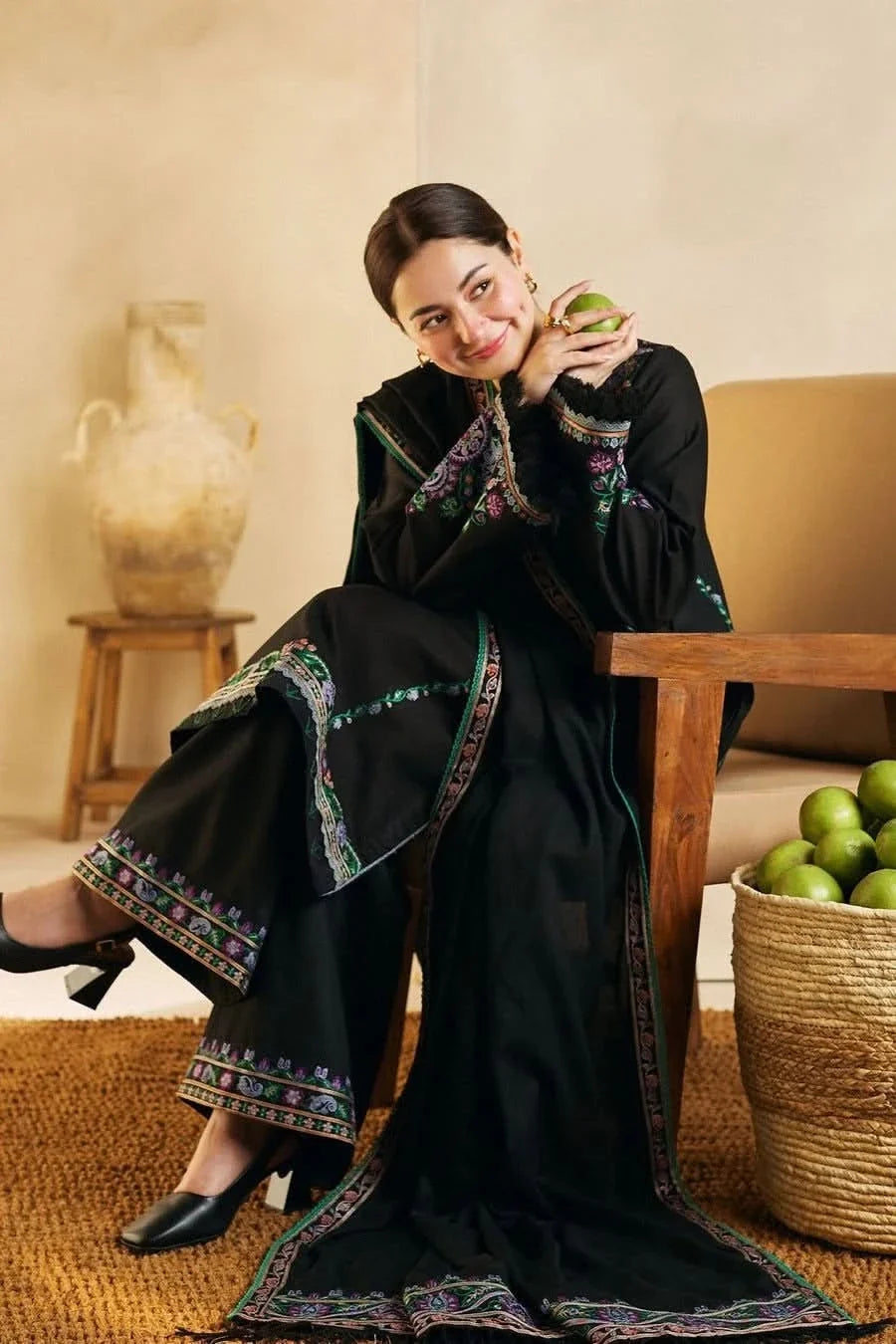 EMBROIDERED LAWN 3PC SUIT-BG662