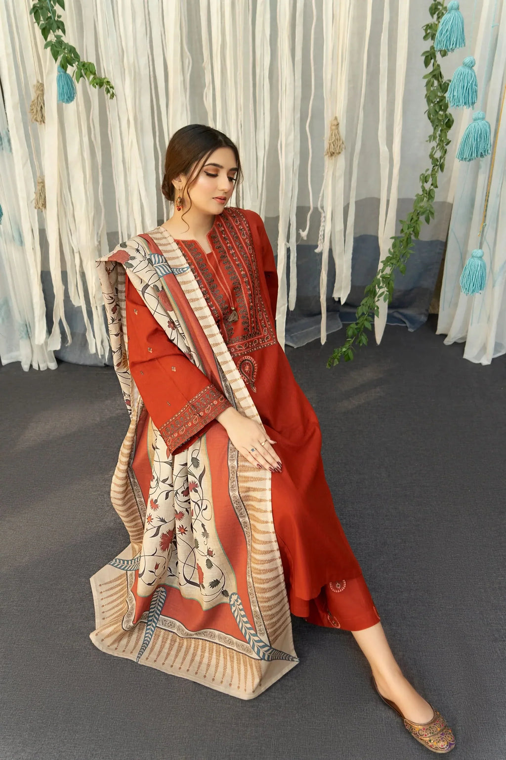 AMIRAH DHANAK - BG622