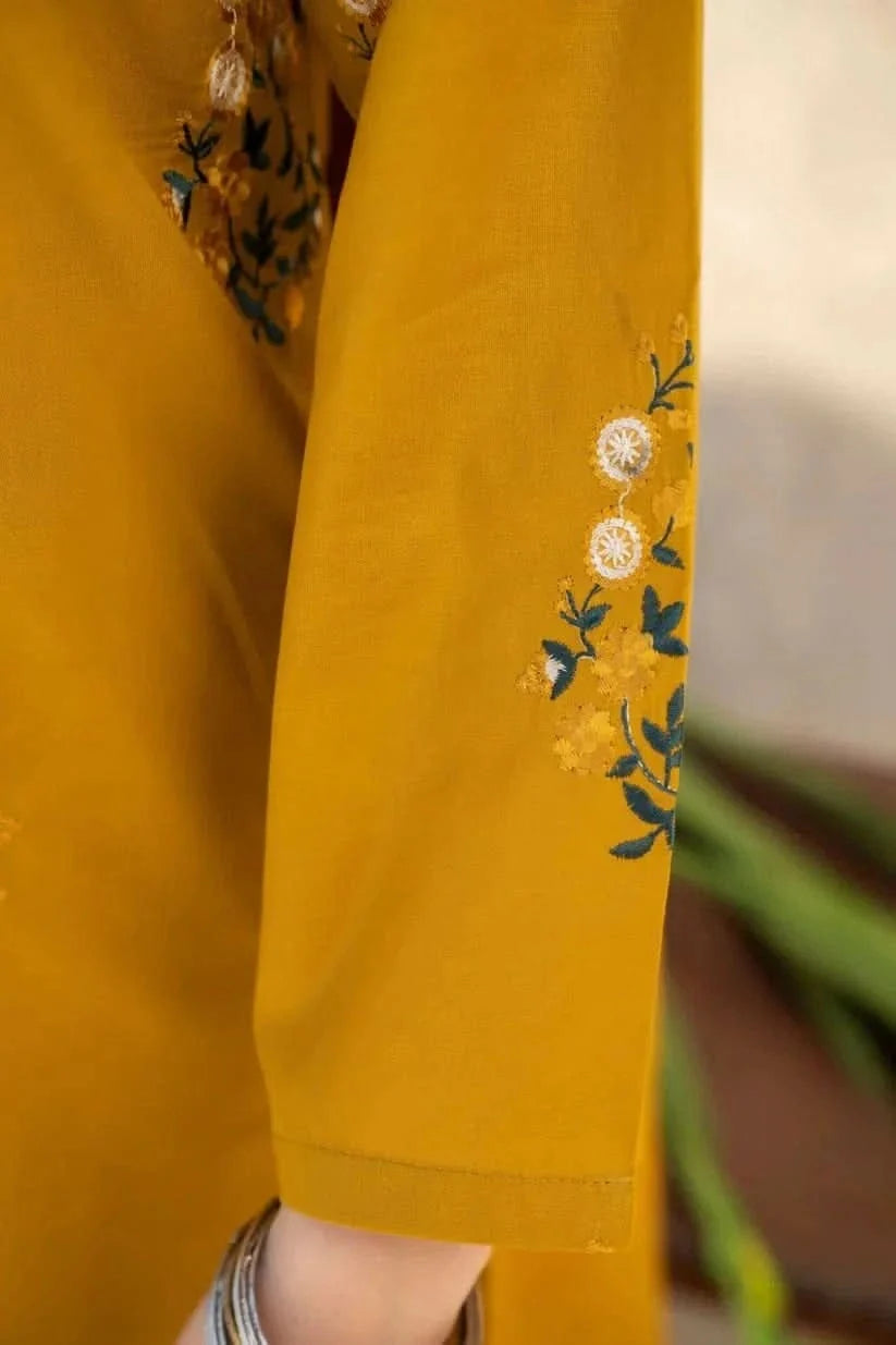 3 PC EMBROIDERED LAWN SUIT - BG630
