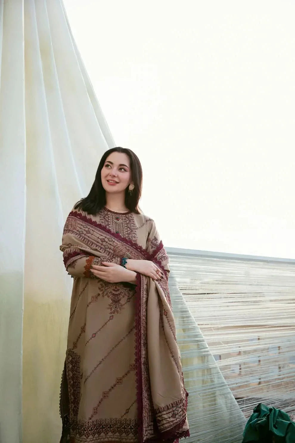 3 PC EMBROIDERED DHANAK SUIT - BG810