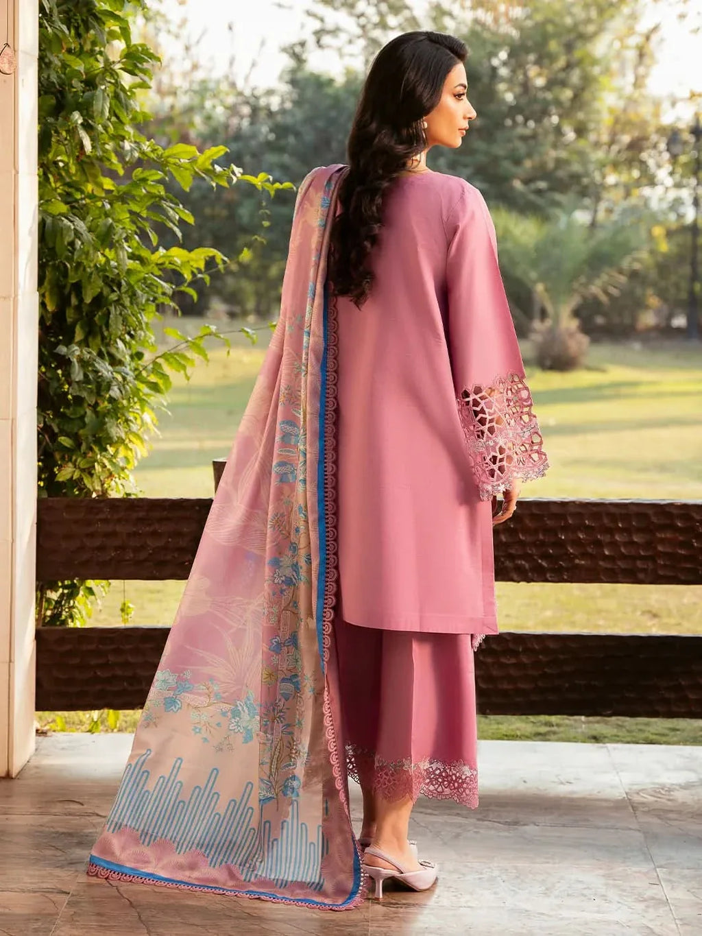 3 PC EMBROIDERED DHANAK SUIT - BG809