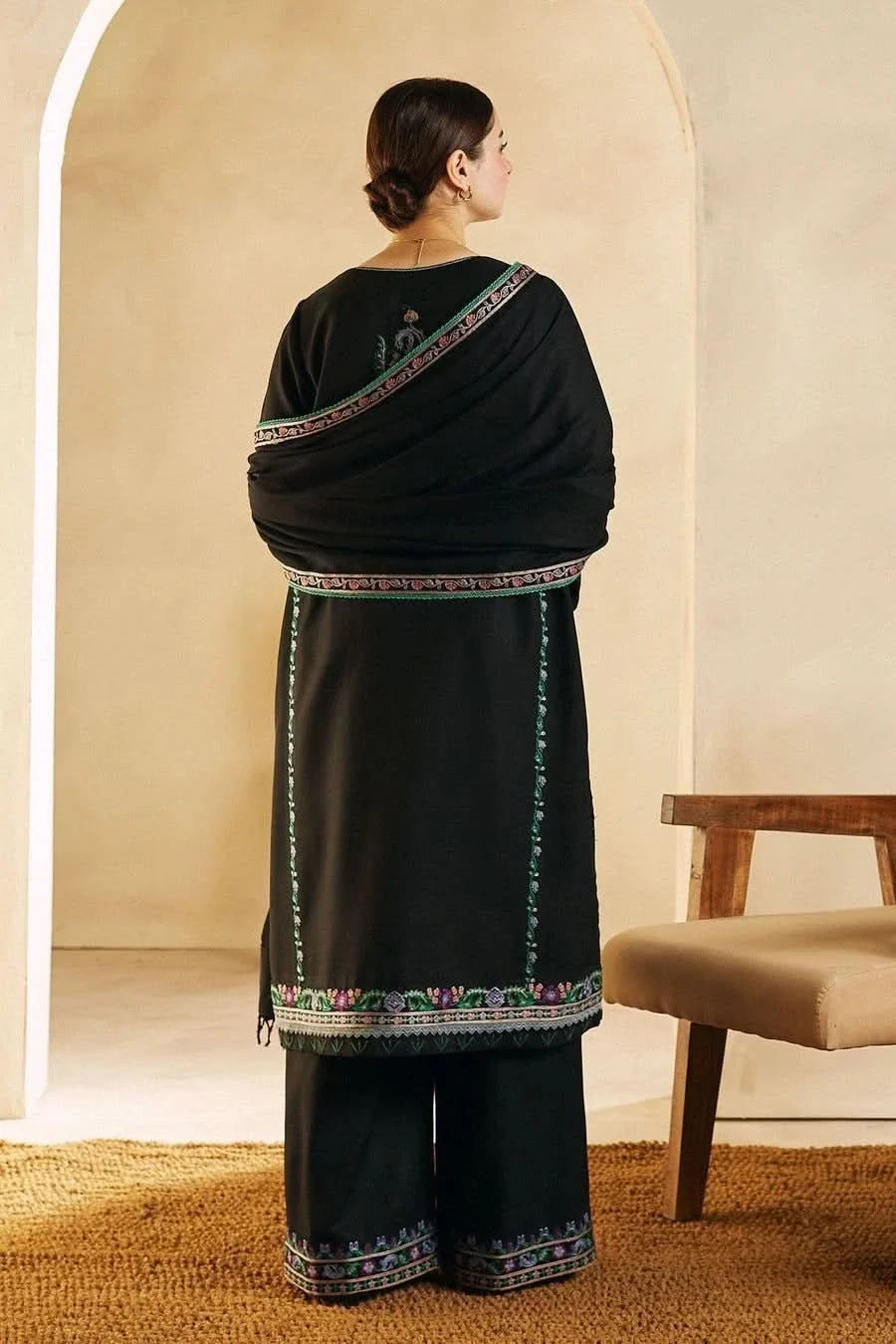 EMBROIDERED LAWN 3PC SUIT-BG662
