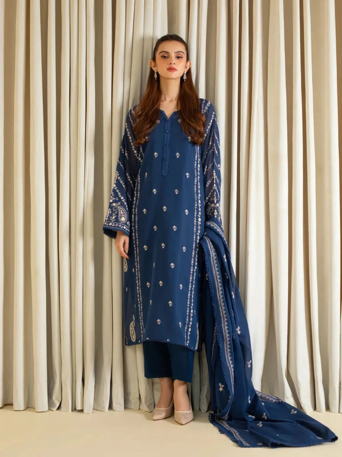 3 PC EMBROIDERED SUIT-BG584