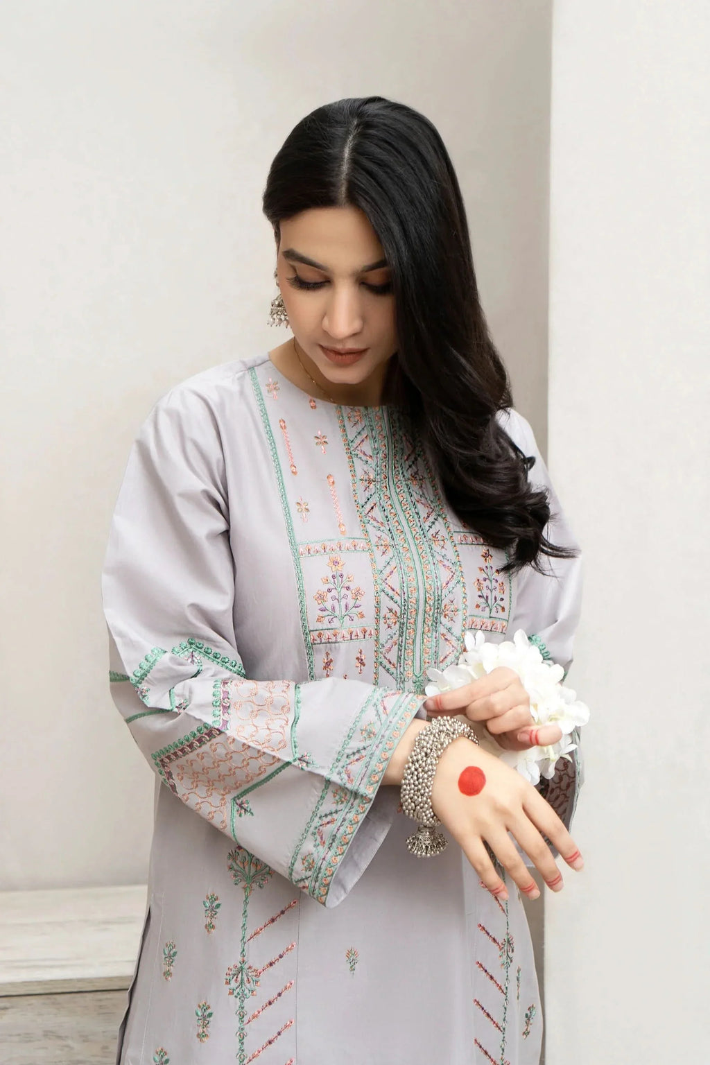 NEELAM - BG588