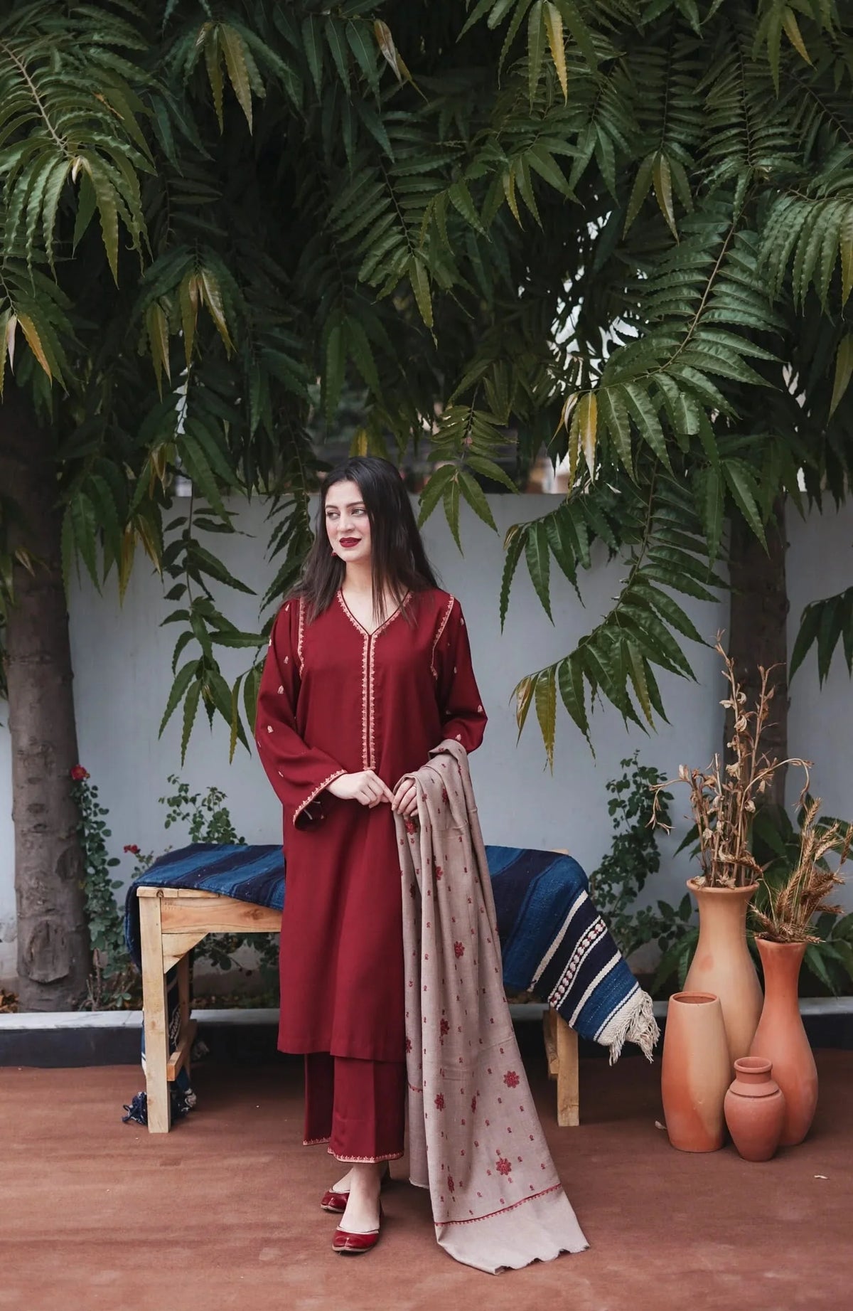 MAROON-BG105