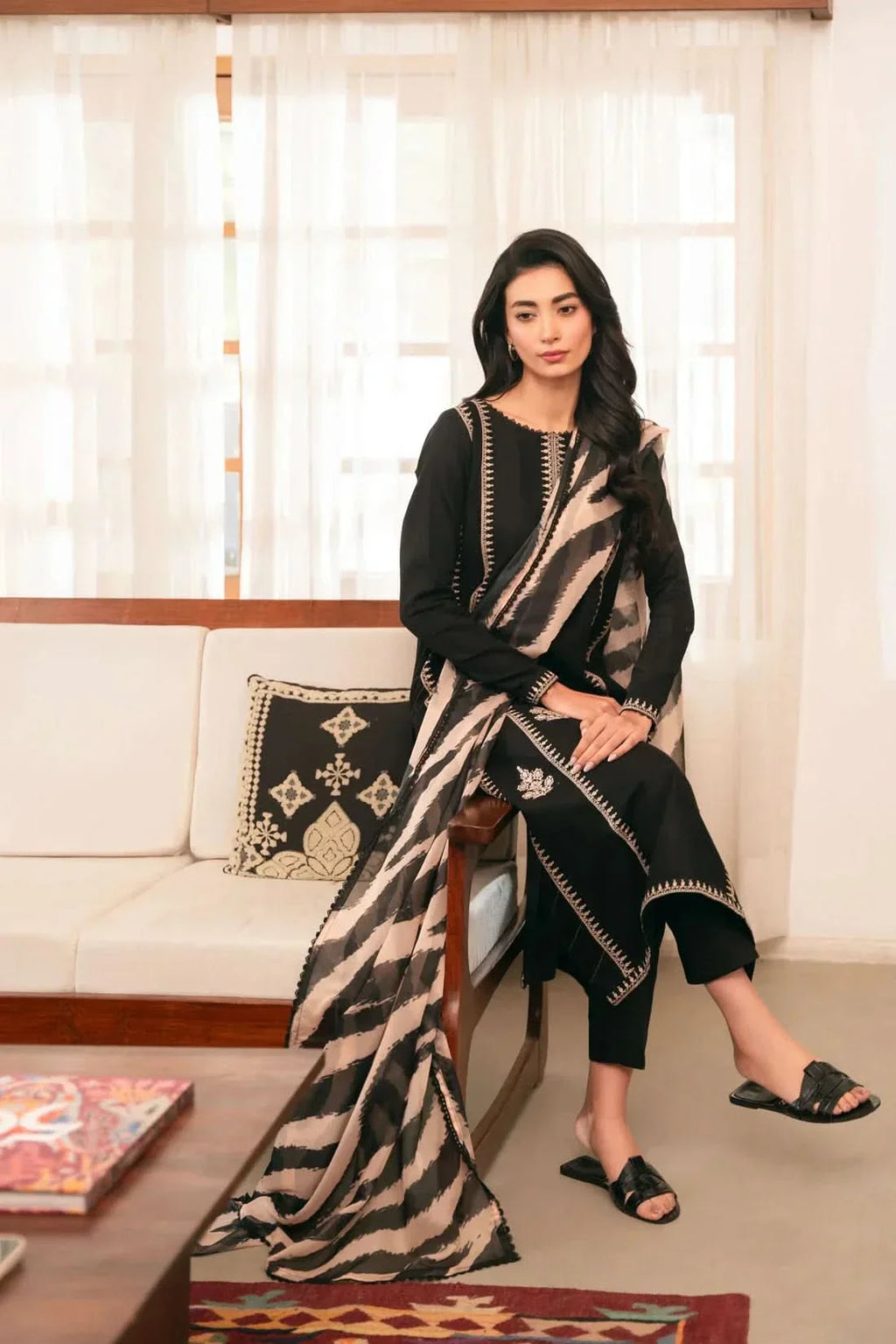 3 PC EMBROIDERED DHANAK SUIT - BG808