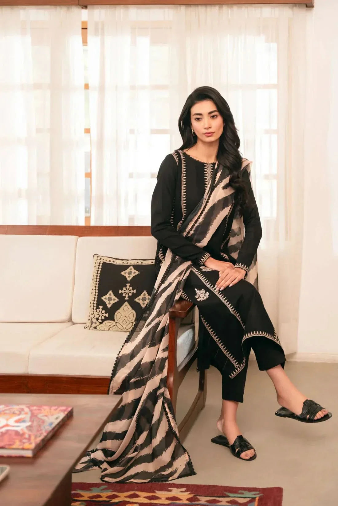 3 PC EMBROIDERED DHANAK SUIT - BG808