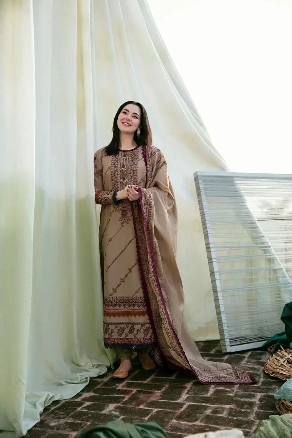 3 PC EMBROIDERED DHANAK SUIT - BG810