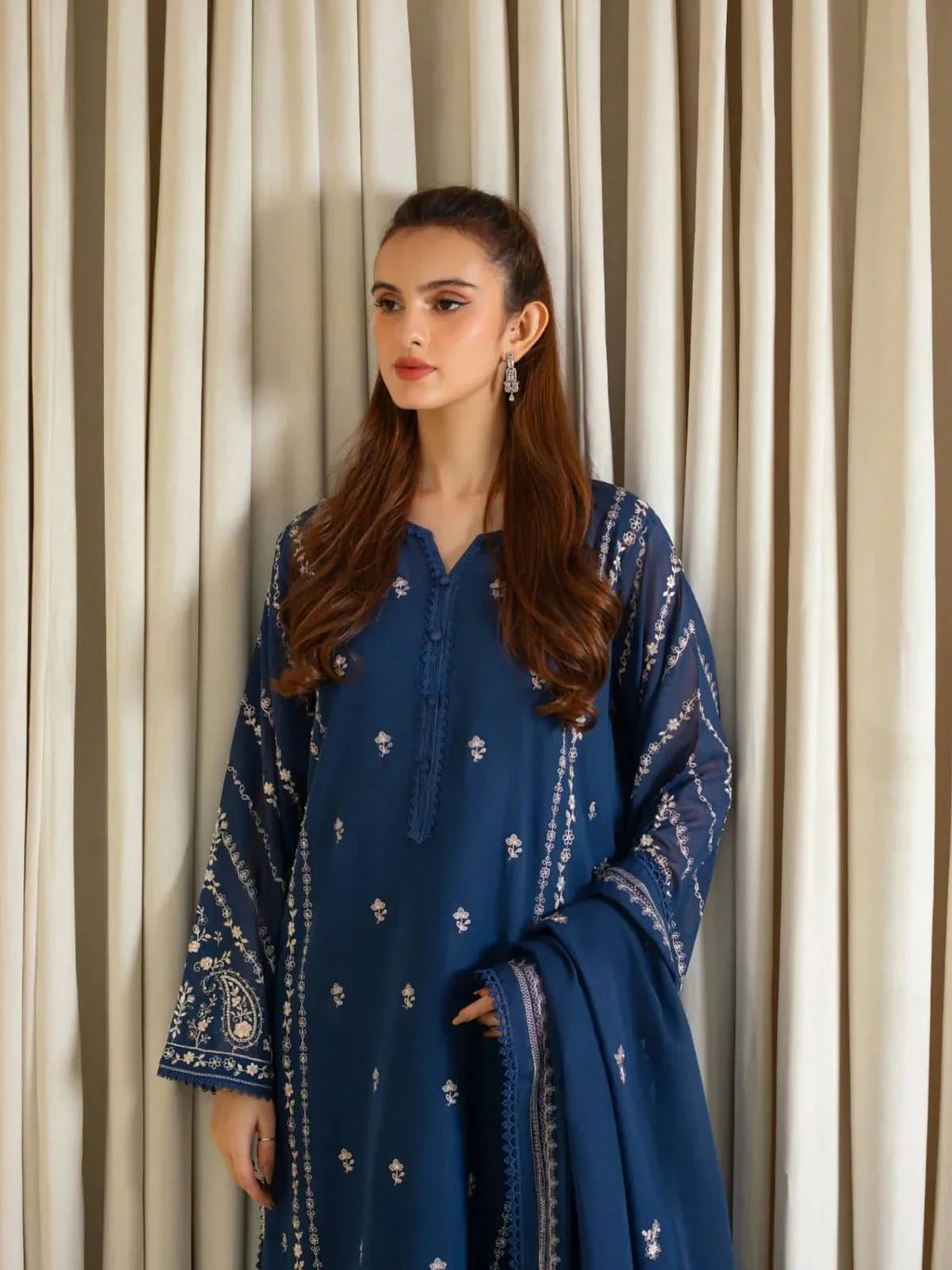 3 PC EMBROIDERED SUIT-BG584