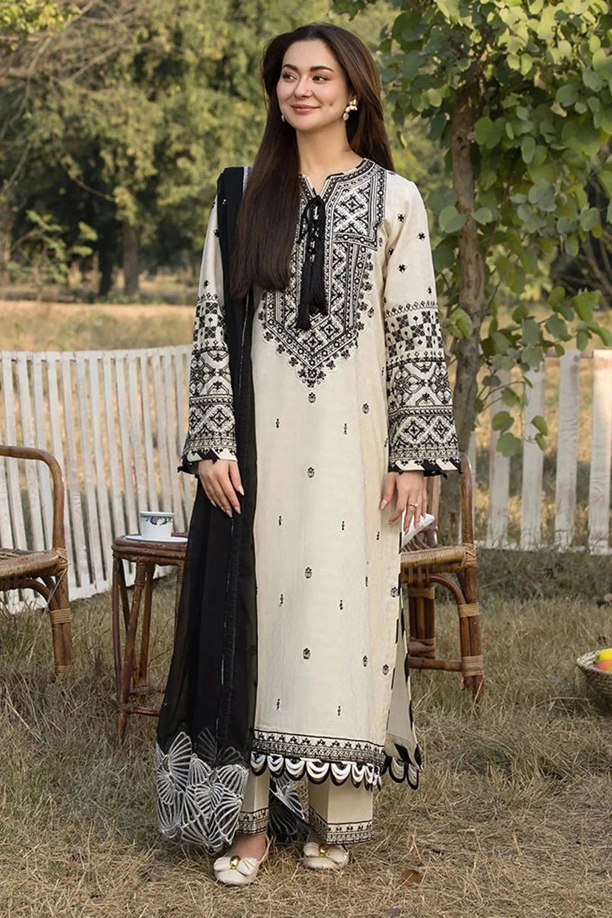3 PC EMBROIDERED DHANAK SUIT - BG632