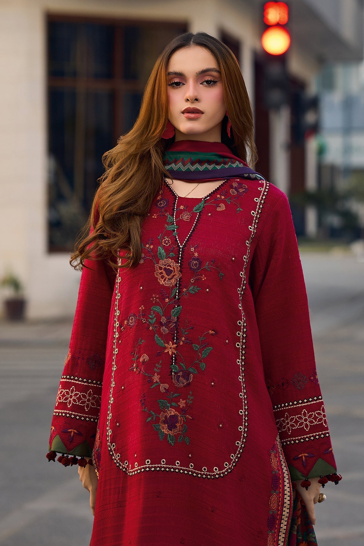 3PC EMBROIDERED LAWN SUIT - BG890