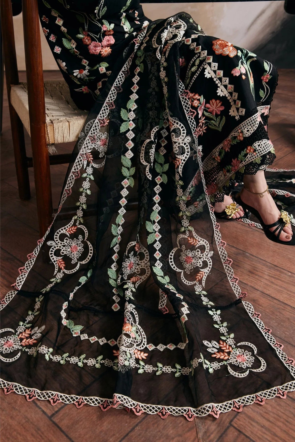 3PC EMBROIDERED DHANAK SUIT -  BG906
