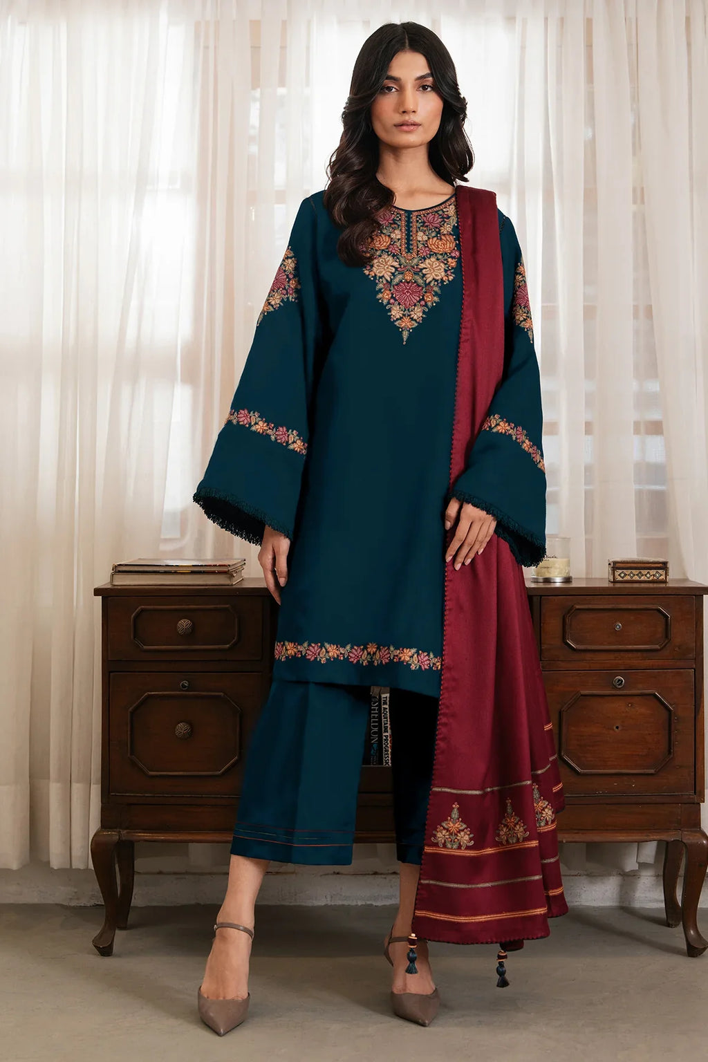 3 PC EMBROIDERED DHANAK SUIT - BG824