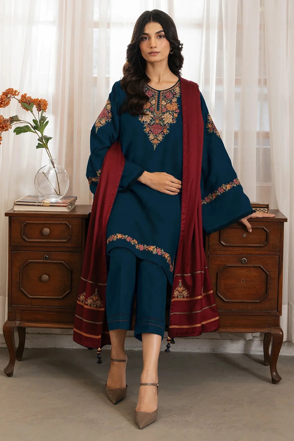3 PC EMBROIDERED DHANAK SUIT - BG824