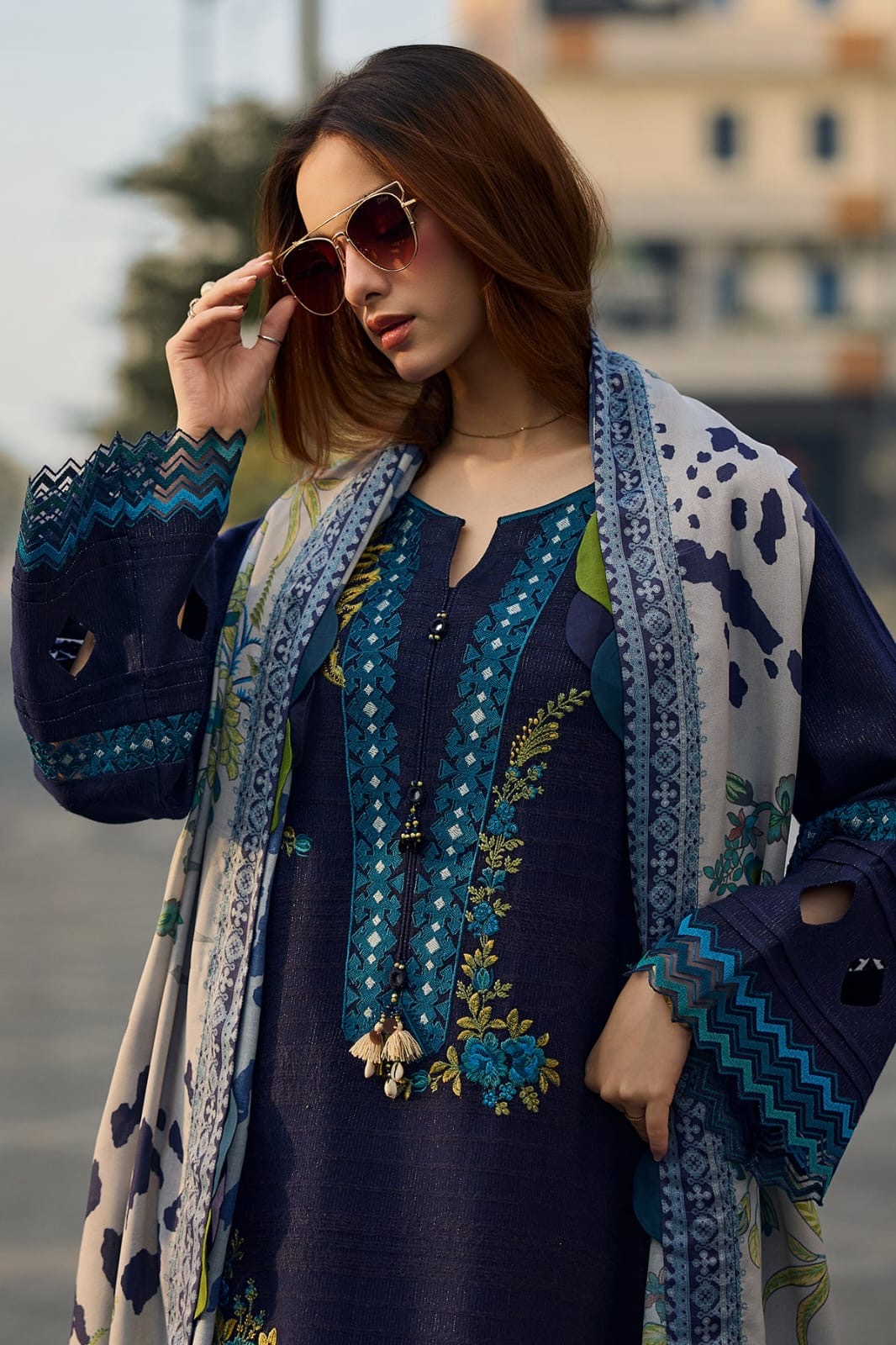 3PC EMBROIDERED LAWN - BG879