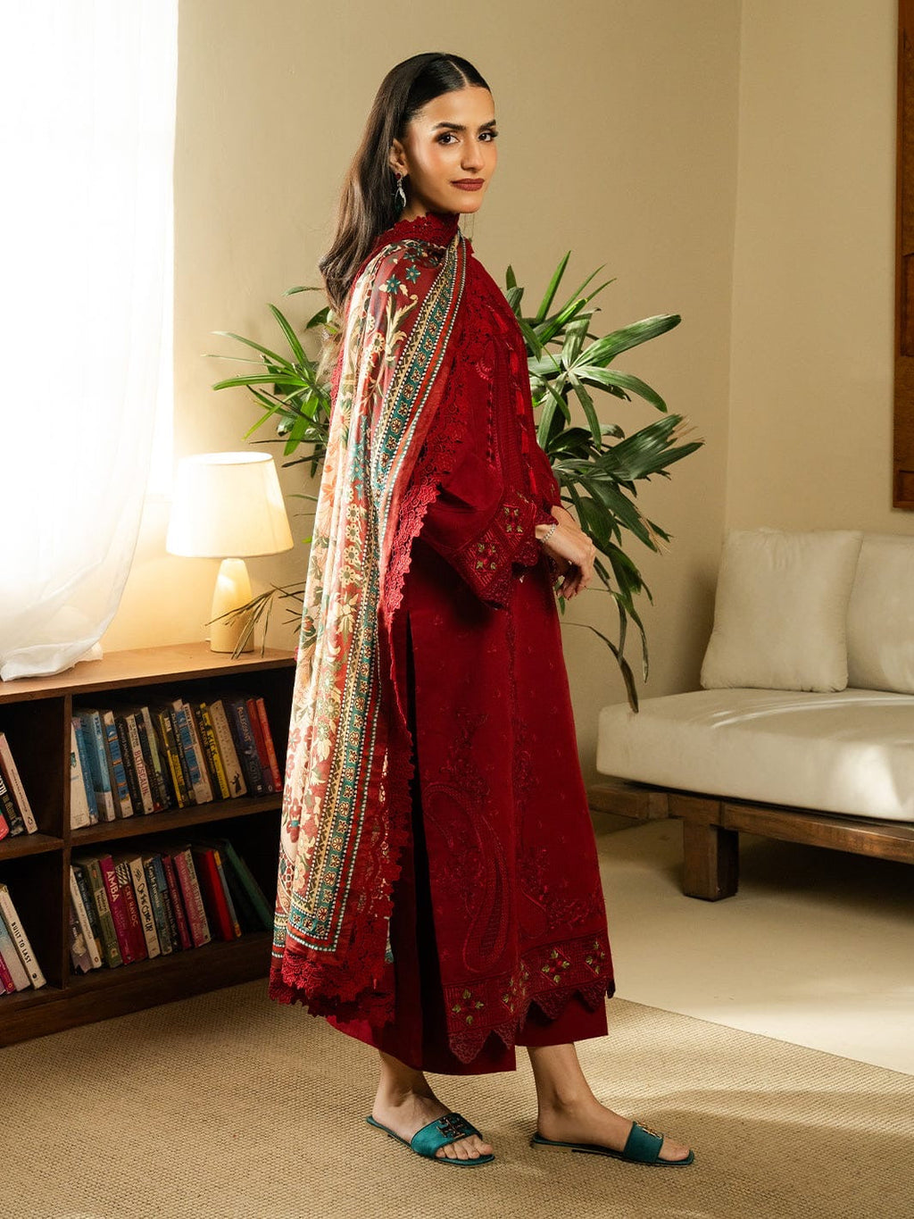 3PC EMBROIDERED LAWN SUIT - BG882