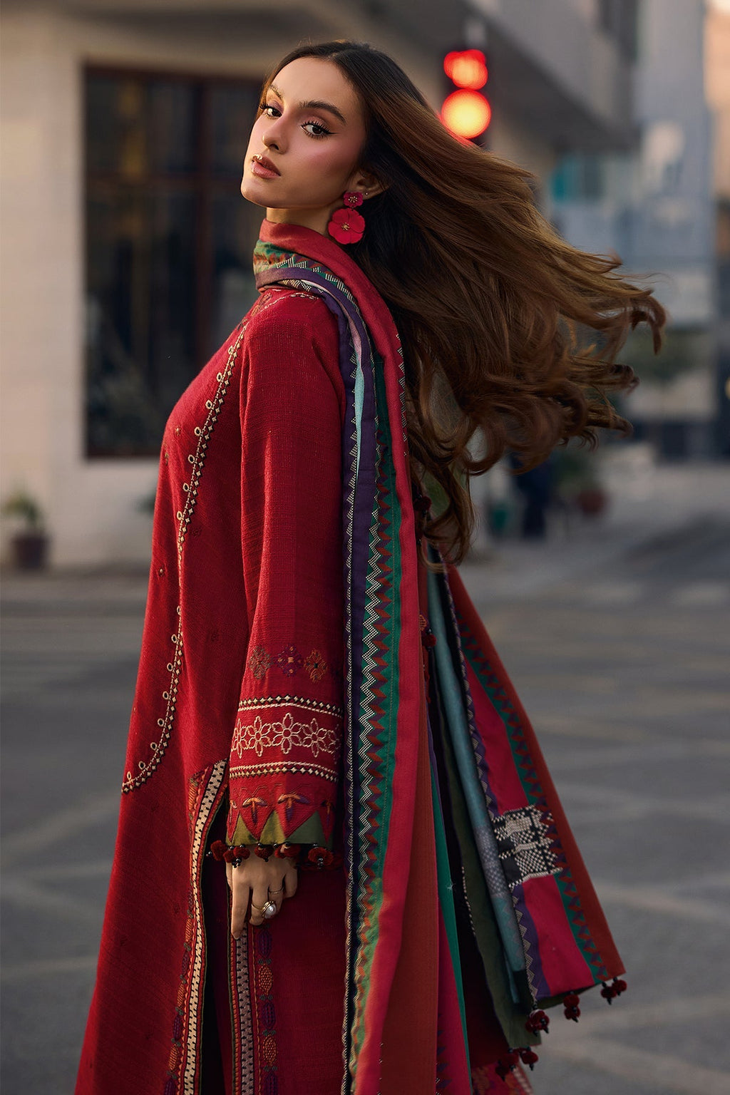 3PC EMBROIDERED LAWN SUIT - BG890