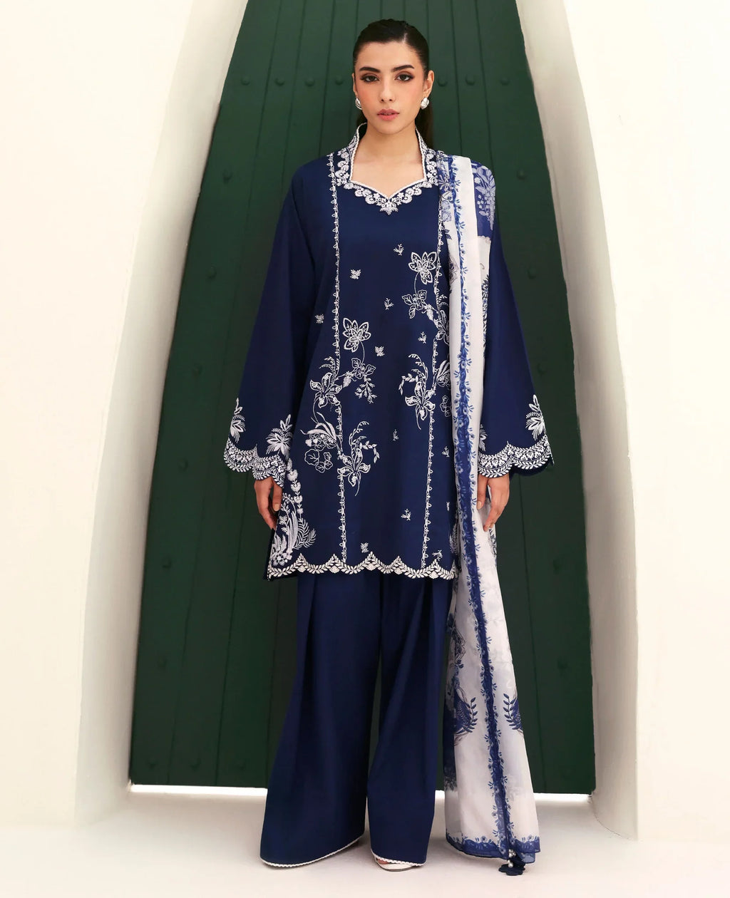 3PC EMBROIDERED DHANAK SUIT - BG907