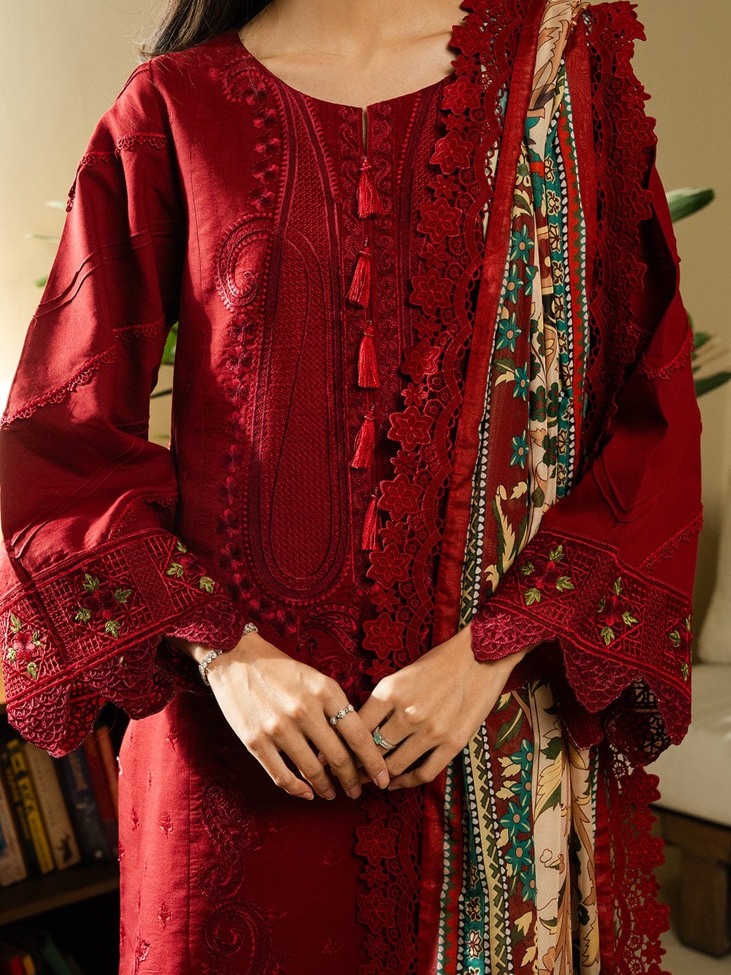 3PC EMBROIDERED LAWN SUIT - BG882