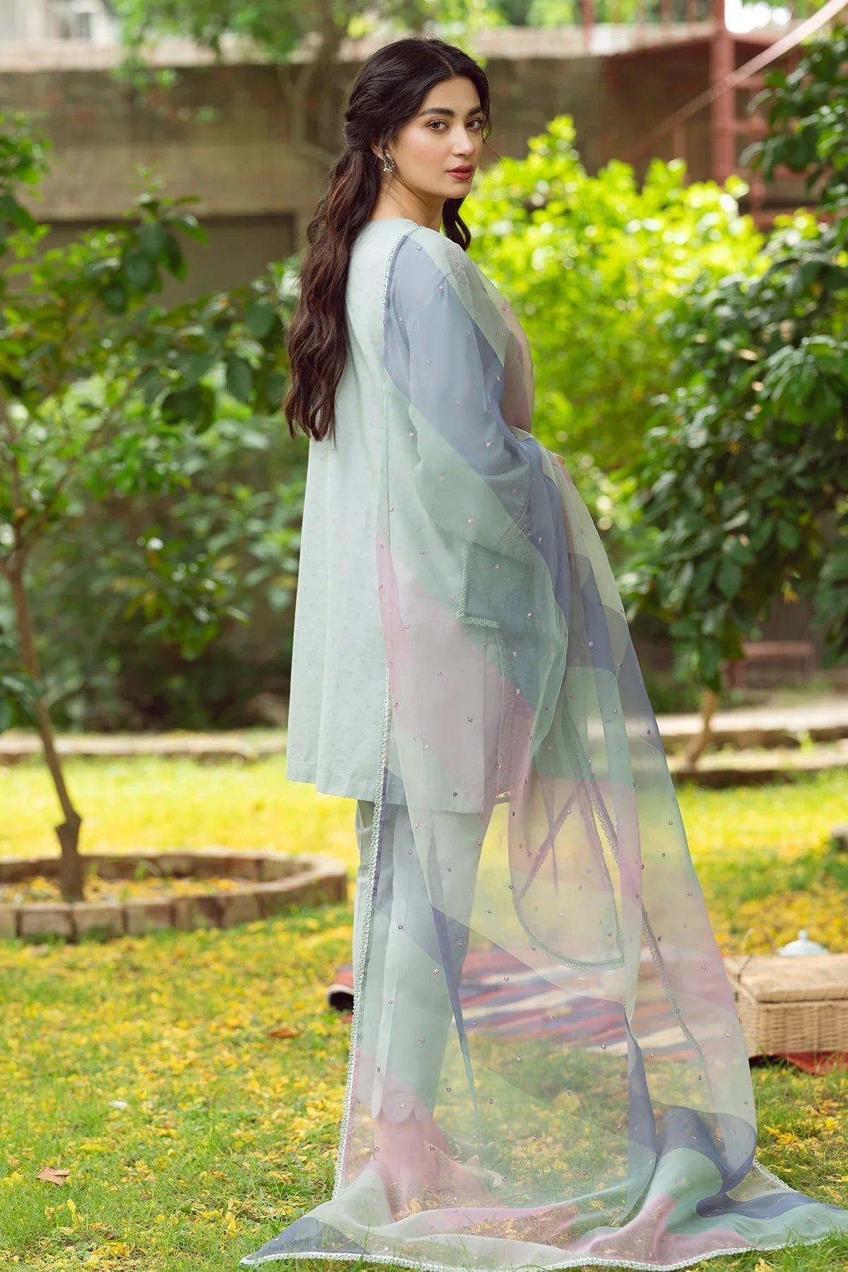 3 PC EMBROIDERED LAWN SUIT - BG869