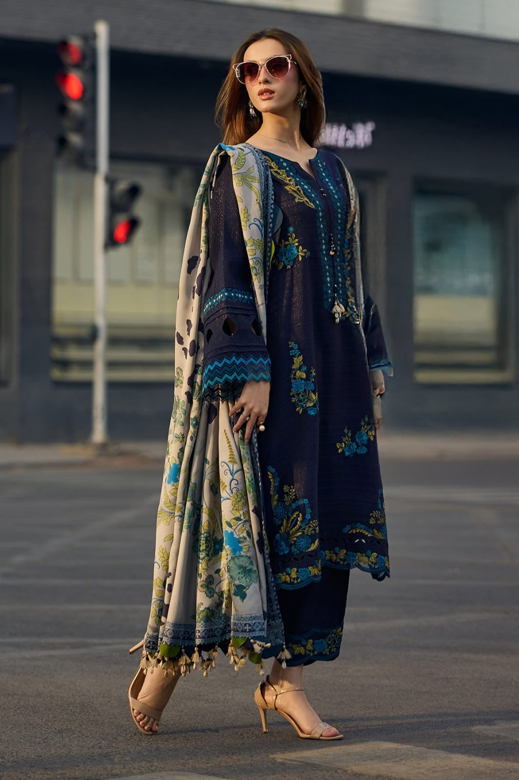 3PC EMBROIDERED LAWN - BG879