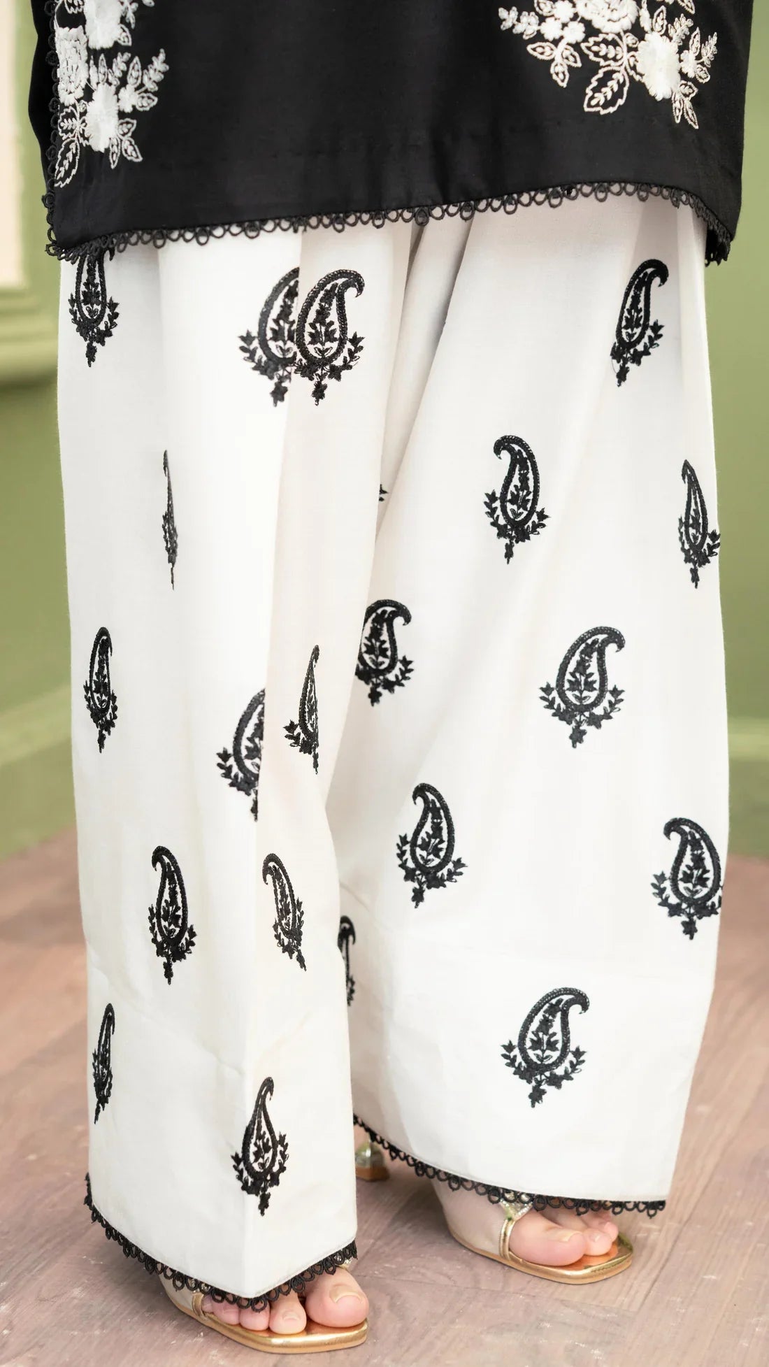 3PC EMBROIDERED SUIT - BG897