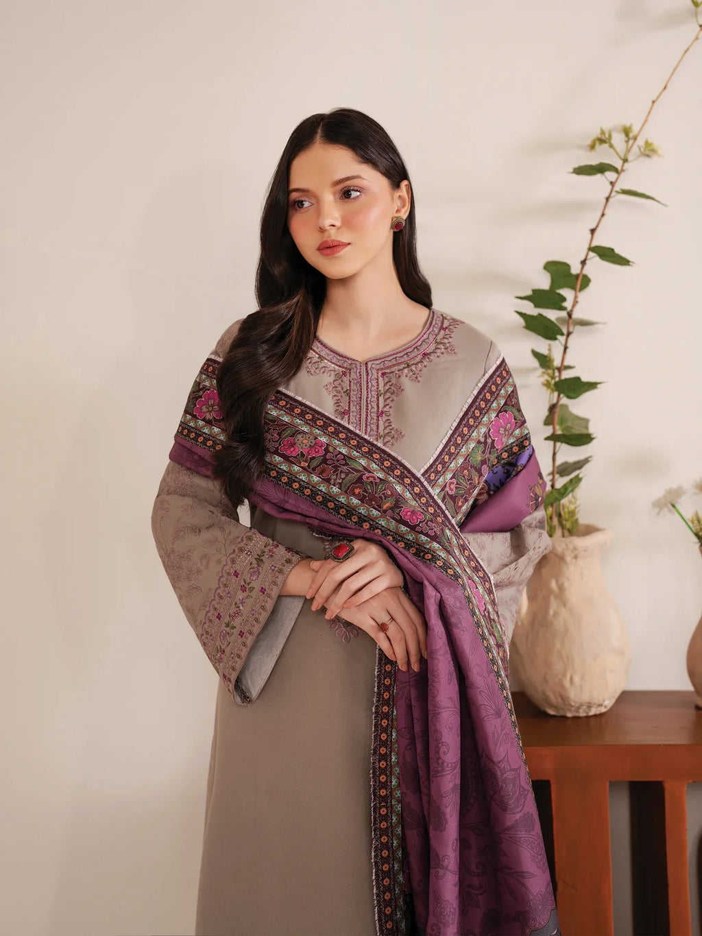SHAHMINA - BG828