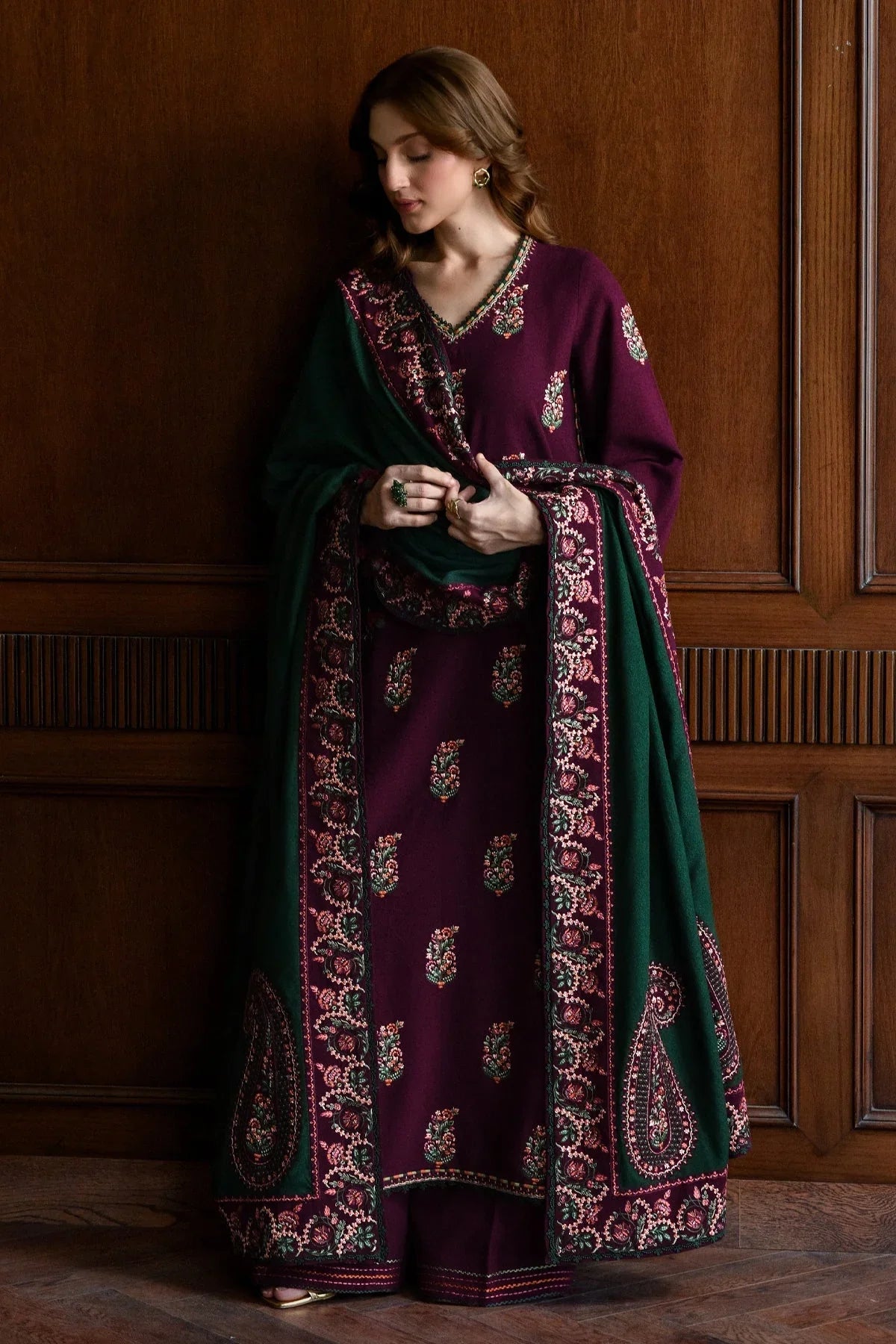 3 PC EMBROIDERED LAWN SUIT - BG877