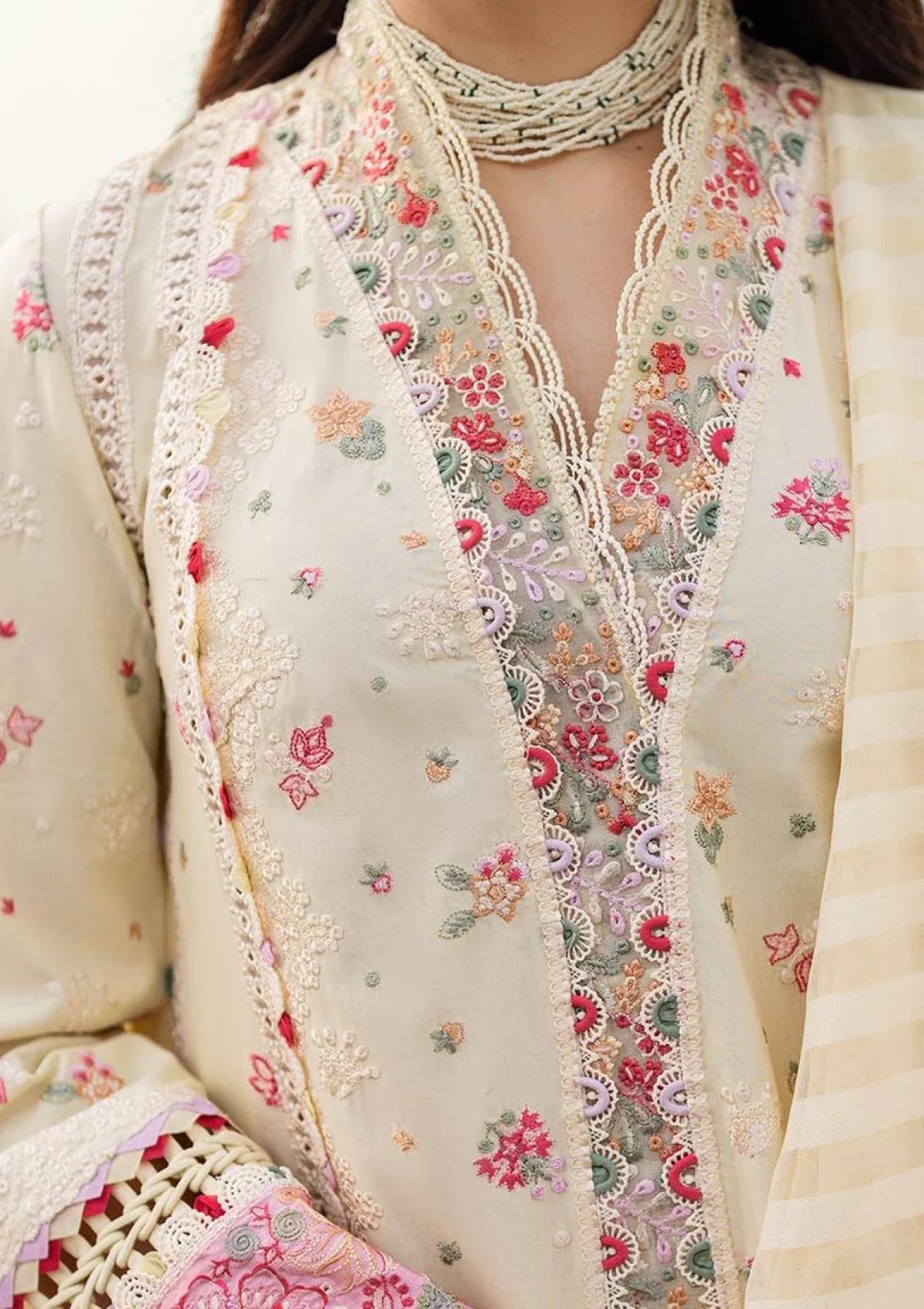 3PC EMBROIDERED LUXURY LAWN - BG875